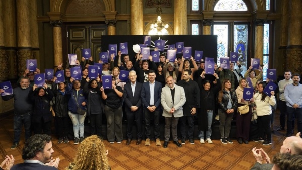 Alak adjudic&oacute; a 53 cooperativas el mantenimiento urbano de La Plata tras una licitaci&oacute;n p&uacute;blica