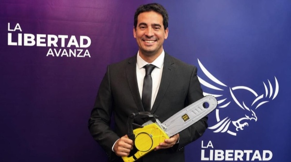 El vocero de Milei afirm&oacute; que Argentina &ldquo;nunca&rdquo; recuperar&aacute; Malvinas &ldquo;si seguimos siendo un pa&iacute;s bananero&rdquo;
