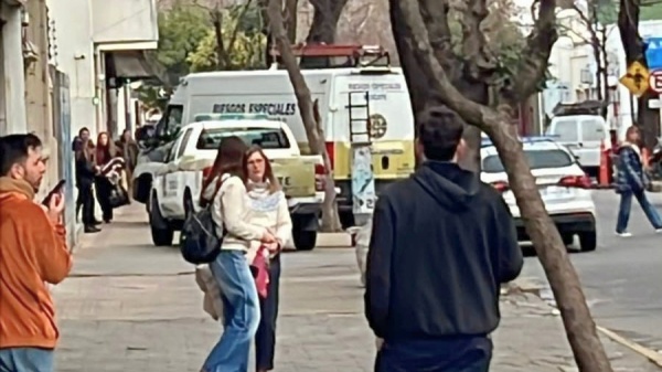 Intent&oacute; quitarse la vida en un departamento de La Plata y lo salvaron tras un desesperado mensaje a su madre