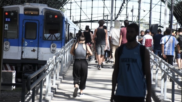 Luz, gas, agua y transporte: la canasta de servicios p&uacute;blicos ya cuesta casi $300 mil en La Plata