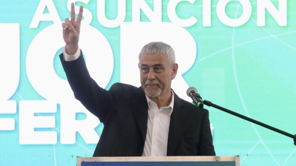 Ferraresi dej&oacute; la intendencia de Avellaneda y se lanza a recorrer la Provincia para posicionarse como sucesor de Kicillof