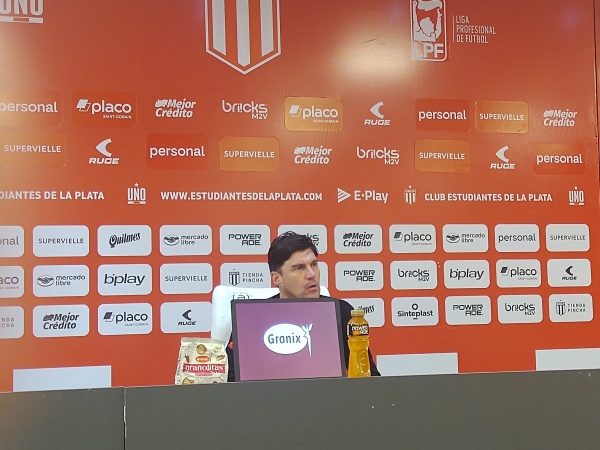 &iquest;Qu&eacute; dijo Medina sobre el penal errado de Carrillo y qu&eacute; mensaje le mand&oacute; a la dirigencia tras la venta de Amondarain?