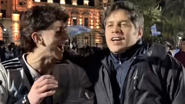 Kicillof apareci&oacute; en los festejos de La Plata tras el hist&oacute;rico triunfo ante Inglaterra
