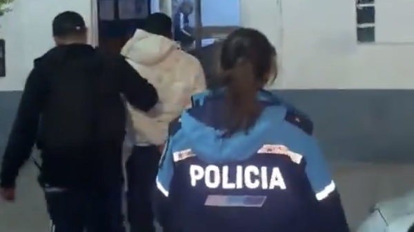 Cay&oacute; &ldquo;El Tenazas&rdquo; en La Plata: ten&iacute;a cuatro pedidos de captura y lo investigan por una seguidilla de robos en Villa Ponsati