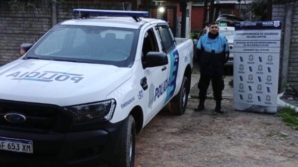 Clausuraron un taller en Melchor Romero y detuvieron a un joven: encontraron autos con pedido de secuestro
