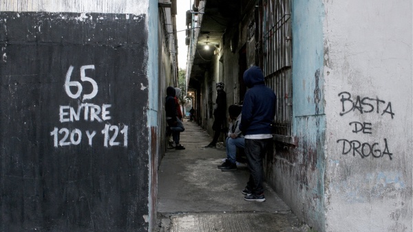 Vecinos de La Plata denuncian un presunto punto de venta de drogas en &ldquo;El Mondongo&rdquo; y reclaman respuestas urgentes