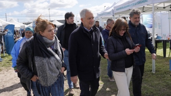 Alak llev&oacute; servicios y tr&aacute;mites municipales a Los Hornos con una nueva jornada de &ldquo;Nos vemos en el barrio&rdquo;