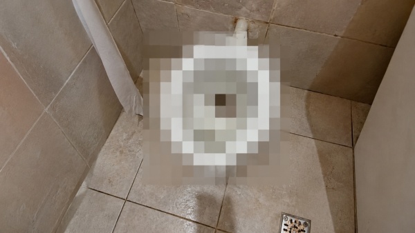 El ins&oacute;lito ladr&oacute;n que preocupa a City Bell: roba en las casas, usa el ba&ntilde;o y los vecinos ya lo apodaron &ldquo;El Cacas&rdquo;