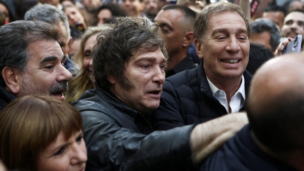 El ambicioso plan electoral de Milei para quedarse con varias provincias y ampliar el poder libertario