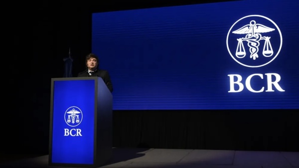 Milei rechaz&oacute; las alarmas por la morosidad y apunt&oacute; contra la campa&ntilde;a pol&iacute;tica: &ldquo;Me niego a creer que seamos tan pe&hellip;&rdquo;