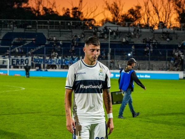 Se form&oacute; en Abasto, tiene una fuerte relaci&oacute;n con Maradona y confirm&oacute; su salida del club: "Les agradezco de coraz&oacute;n"