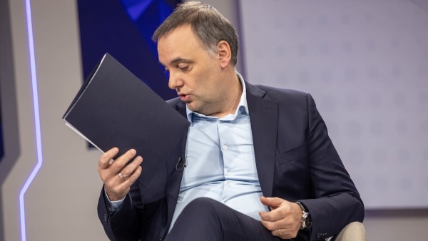 Adorni pide m&aacute;s tiempo para explicar una diferencia millonaria en su patrimonio y el fiscal define si lo cita