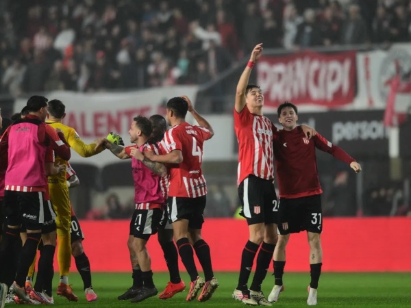 Debut&oacute; como titular, confes&oacute; quien fue decisivo para su llegada al Pincha y llen&oacute; de elogios al club