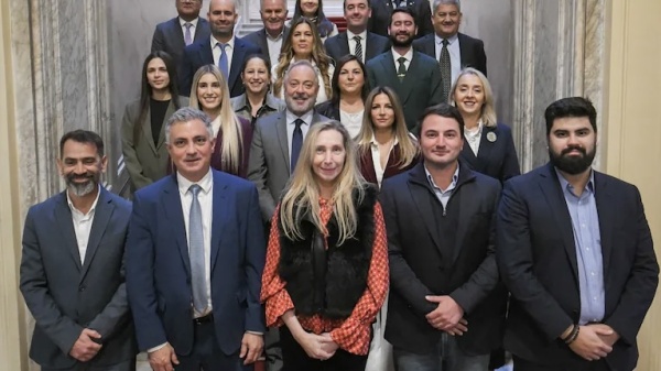 Karina Milei puso a IOMA en la mira y reuni&oacute; a la tropa libertaria bonaerense