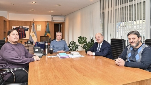 El Gobierno de Kicillof avanza en un acuerdo para llevar alimentos nutritivos de la UNLP a sectores vulnerables