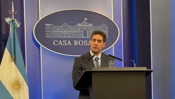 El Gobierno nacional habl&oacute; de las familias endeudadas, descart&oacute; una ayuda directa y explic&oacute; cu&aacute;l ser&aacute; su salida