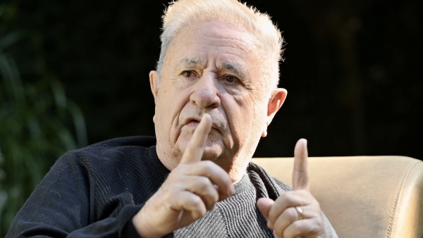 Duhalde cuestion&oacute; con dureza a Milei, dijo que el peronismo est&aacute; mal y eligi&oacute; a Kicillof como su candidato para presidente