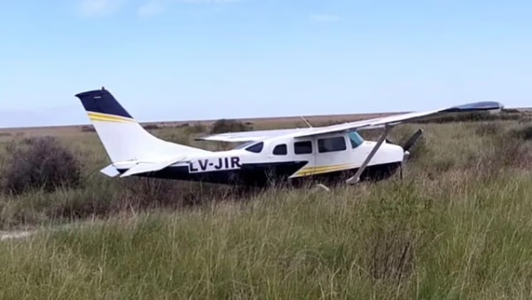 Apareci&oacute; una avioneta abandonada en un humedal de Santiago del Estero y qued&oacute; bajo investigaci&oacute;n por un posible v&iacute;nculo narco
