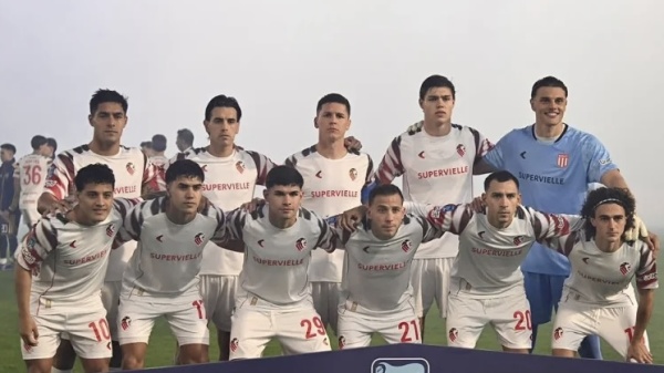 Estudiantes volvi&oacute; a jugar mal, cay&oacute; ante Riestra y complic&oacute; su situaci&oacute;n en el Clausura