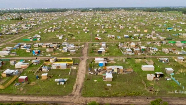 Robos, entraderas y vecinos que se mudan: qu&eacute; pasa en tres barrios cercanos a la Megatoma de Los Hornos