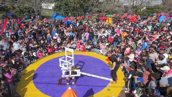 Una multitud celebr&oacute; el D&iacute;a del Ni&ntilde;o en La Plata con m&aacute;s de 10 mil juguetes y actividades gratuitas de la UOCRA