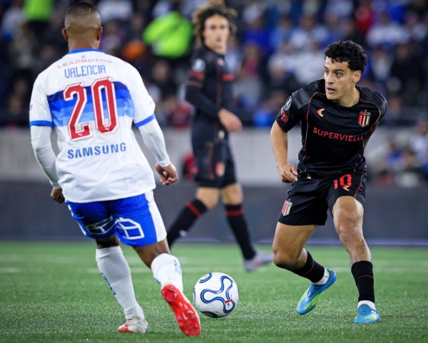 Estudiantes aplast&oacute; a Universidad Cat&oacute;lica en Chile y avanz&oacute; a los cuartos de final de la Copa Libertadores