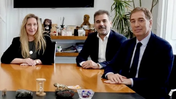 Karina Milei deja atr&aacute;s la pelea por las PASO y acelera con el PRO el armado de los municipios bonaerenses