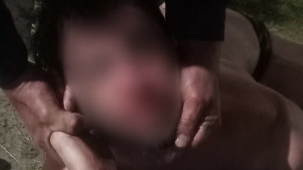 Vecinos atraparon y golpearon a un hombre acusado de intentar robar una moto en La Plata y lo retuvieron hasta pedir ayuda