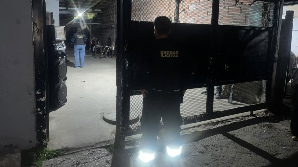 La &ldquo;droga del miedo&rdquo; apareci&oacute; en La Plata: allanamientos, detenidos y un ataque con bombas molotov