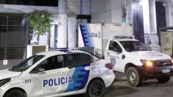 Encontraron muerto a un hombre en el patio de un edificio en pleno centro de La Plata