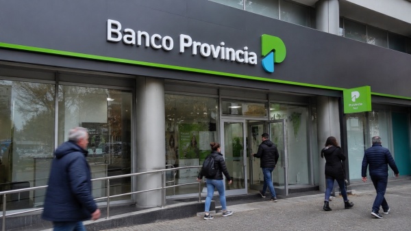 Banco Provincia finalmente devolvi&oacute; el dinero descontado por error, pero qued&oacute; la bronca y la angustia de sus clientes