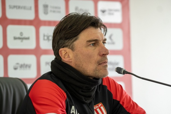 Medina: "Es un debe la rotaci&oacute;n pero con el equipo base estamos conformes y creo mucho en este plantel para lo que queda"