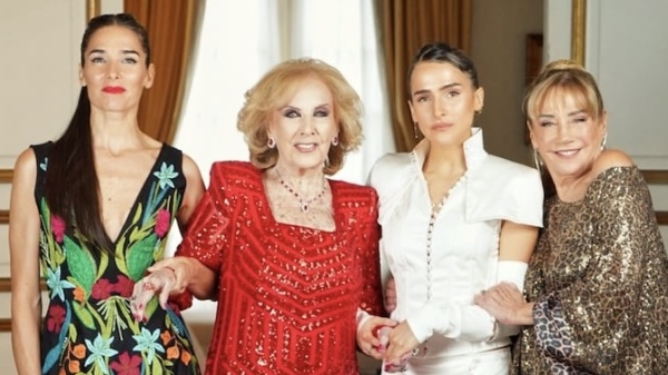 Mirtha Legrand evoluciona favorablemente y permanece internada: qu&eacute; dice el nuevo parte m&eacute;dico