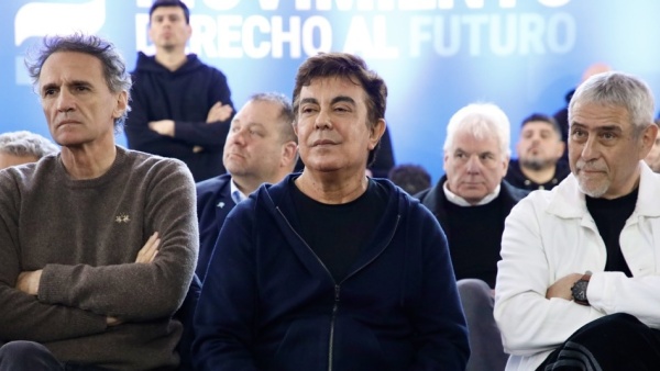 Fernando Espinoza, Carlos Bianco, Gabriel Katopodis, Jorge Ferraresi y el Chucho G&oacute;mez en Saladillo: &ldquo;Es con Axel Presidente&rdquo;