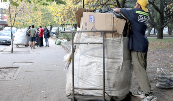 Fuerte salto de la pobreza en La Plata: alcanz&oacute; al 37,8% y ya afecta a unas 359 mil personas