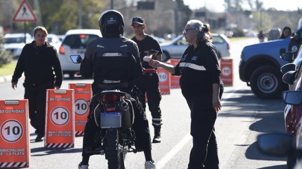 Megaoperativo en La Plata: secuestraron casi 200 veh&iacute;culos y detectaron m&aacute;s de 50 alcoholemias positivas