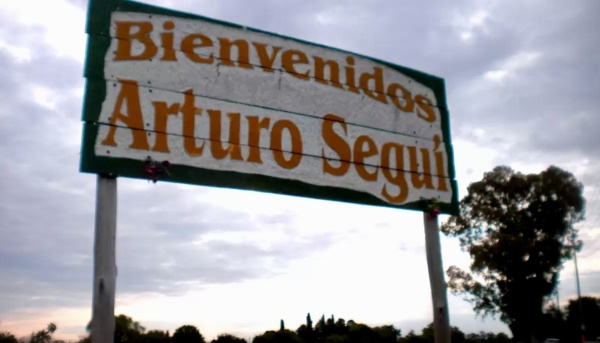 Un concejal de La Plata dijo que Arturo Segu&iacute; es un &ldquo;rancher&iacute;o&rdquo; y salieron a cruzarlo con dureza