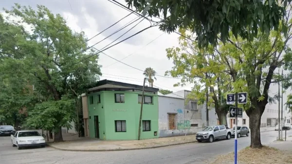 Le dieron un culatazo, la ataron y asaltaron delante de sus hijos