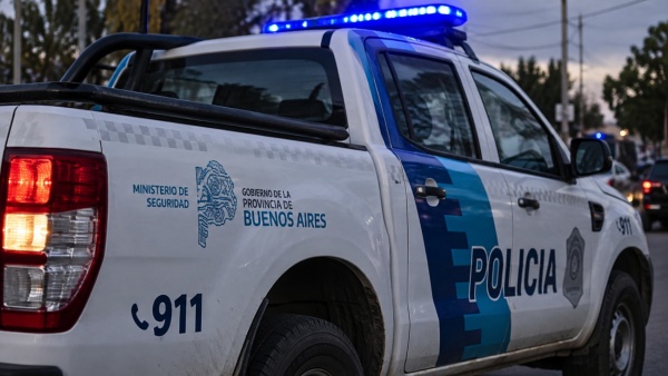 Le pidieron agua y le pegaron un tiro: balearon a un trabajador delante de su hijo en La Plata