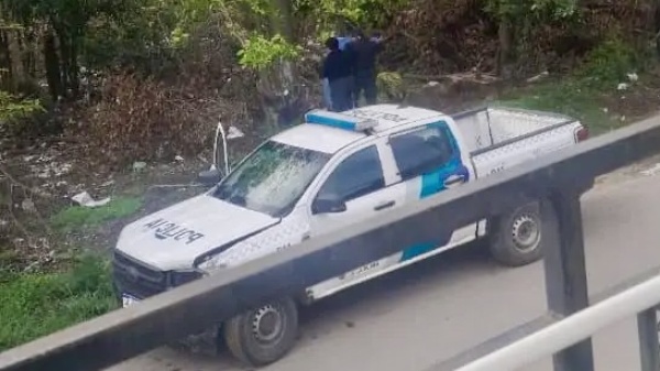 Hallaron muerto a un joven en un terreno de La Plata e investigan qu&eacute; ocurri&oacute;