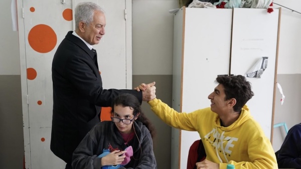 Alak recorri&oacute; las obras de renovaci&oacute;n de una escuela especial de La Plata que recibe a m&aacute;s de 130 alumnos