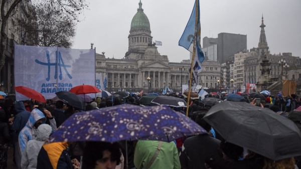 La Corte Suprema fren&oacute; la derogaci&oacute;n de la Ley de Tierras impulsada por Milei y abri&oacute; un nuevo frente judicial