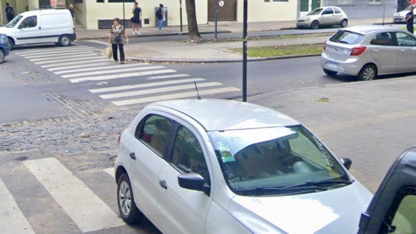Una discusi&oacute;n por estacionamiento en La Plata termin&oacute; con amenazas, ataques xen&oacute;fobos y una denuncia judicial