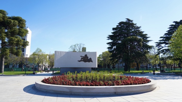 El lunes se inaugura la renovaci&oacute;n de Plaza Espa&ntilde;a de La Plata con m&uacute;sica y gastronom&iacute;a