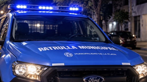 Denunci&oacute; que agentes de la Patrulla Municipal lo requisaron mientras trabajaba en City Bell
