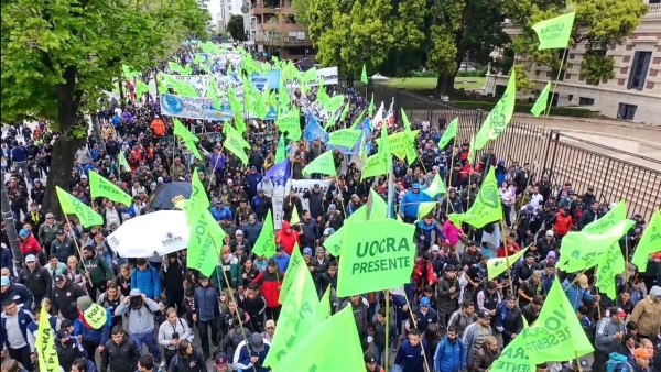 Multitudinaria movilizaci&oacute;n en el centro de La Plata para reclamar la libertad de Iv&aacute;n Tobar