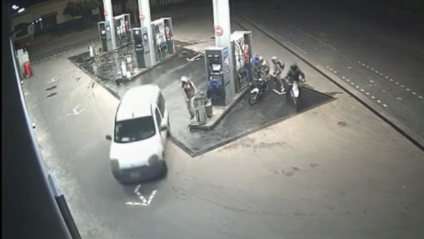 Cay&oacute; una banda de motochorros por violentos robos en La Plata: nueve detenidos, armas y 31 celulares secuestrados