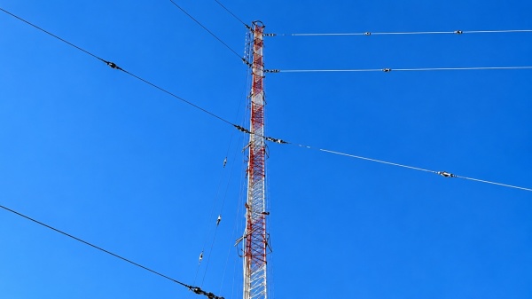 Robaron cables de la antena de CADENA COOL en Dolores y dejaron a la radio fuera del aire