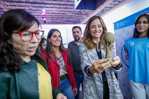 Tolosa Paz visitó la Feria IT Joven en Tecnópolis: “Es un espacio que promueve la democratización del saber”