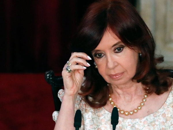 Cristina Fern&aacute;ndez de Kirchner se defendi&oacute; por las redes sociales